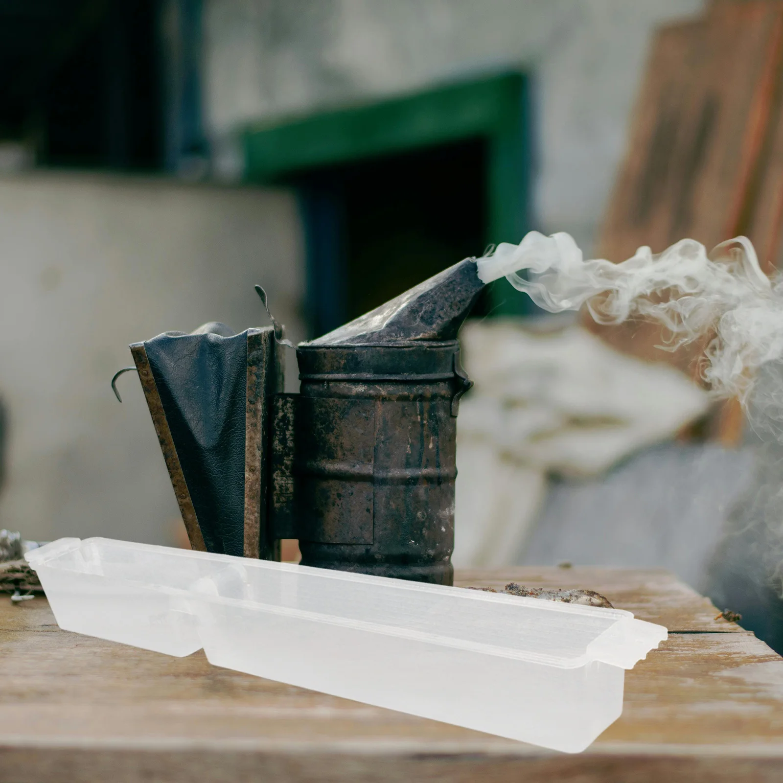 4 قطعة من البلاستيك النحل المغذية خلية التغذية أداة كفاءة تربية النحل سقي صينية لإدارة المستقبل الصحي خلية النحل المغذيات