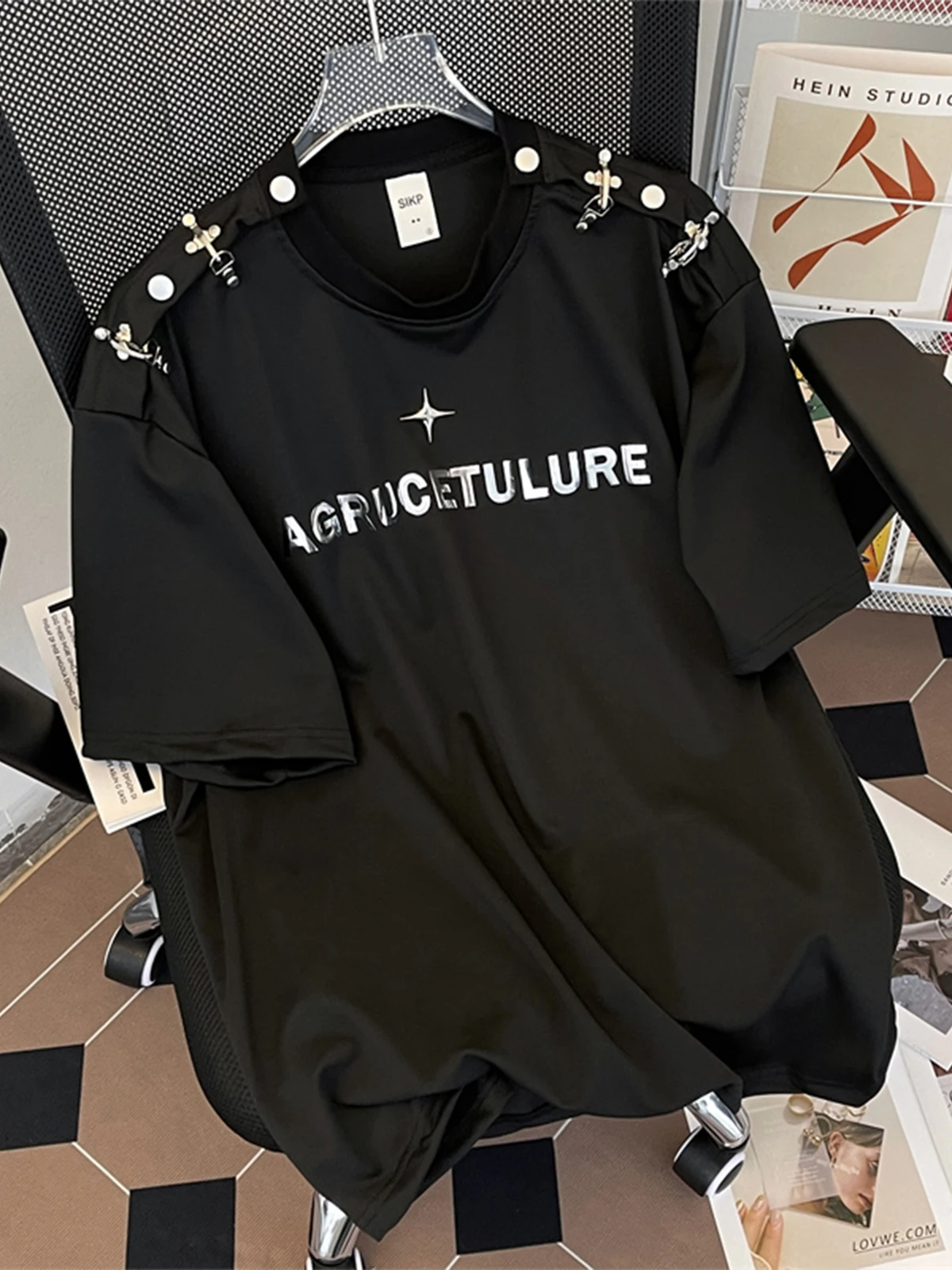 

Foufurieux American Metal Buckle Shoulder Pad Short Sleeve Oversized T-shirt for Men Vintage Streetwear Loose Casual Men Tops