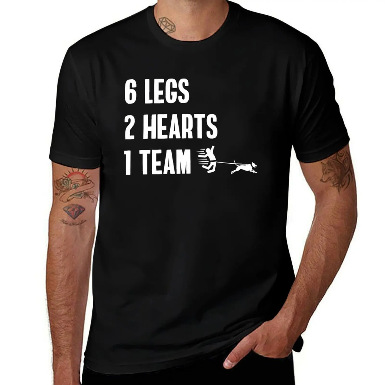 

Забавная футболка Canicross 6 Legs 2 Hearts 1 Team Dog Runner, мужская футболка с графическим рисунком, черная хлопковая футболка, простая мужская посылка, футболка