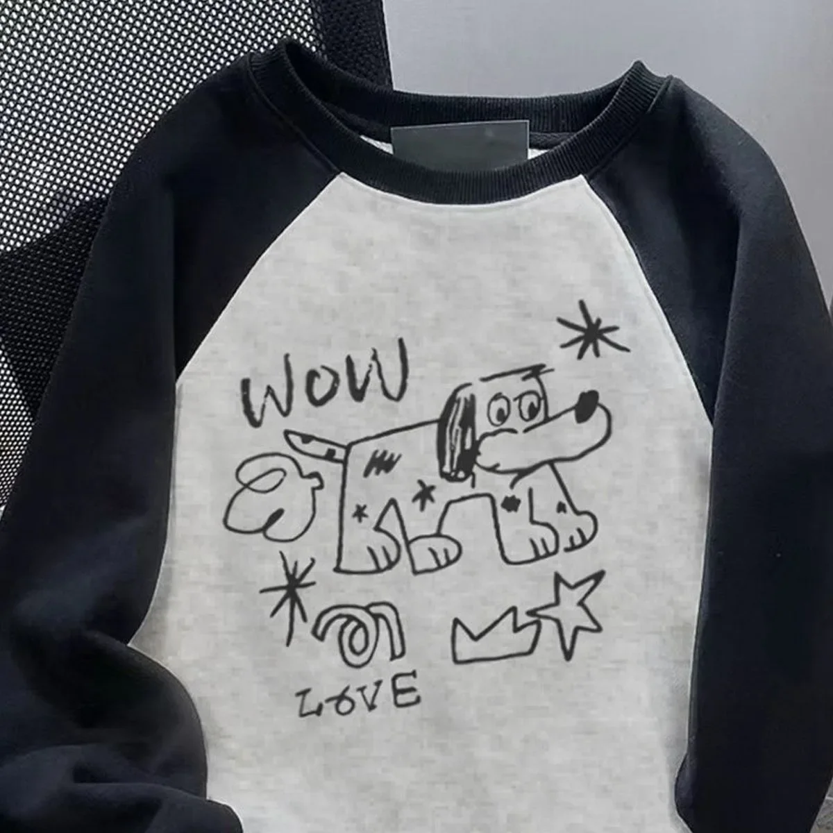 Korean Cartoon Graffiti Dog Pure Cotton Round Neck Sweater for Men and Women INS Autumn Top New Contrast Raglan Couple Clothing