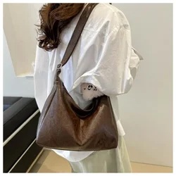 BAO Retro Commuting Solid Color Shoulder Bag New Fashion Pendant Simple Leisure Large-capacity Leisure Underarm Shoulder Bag