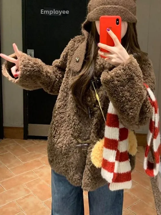 Cappotto da donna in pelliccia di agnello Jaet marrone Plu da donna Autunno Inverno Pelliccia sciolta e abbigliamento intercato in pelle con corna...