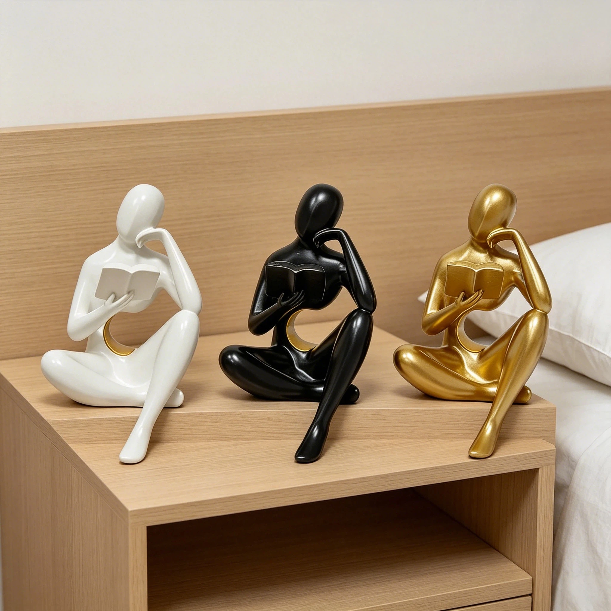 Minimalist Abstract Portrait Desktop Ornament, Tea Room Reception Area Tabletop Decoration, Symbolizing Quiet Reflection and Foresight, Highlighting the Host's Cultural Background and Aesthetic Levels, a Light Luxury H