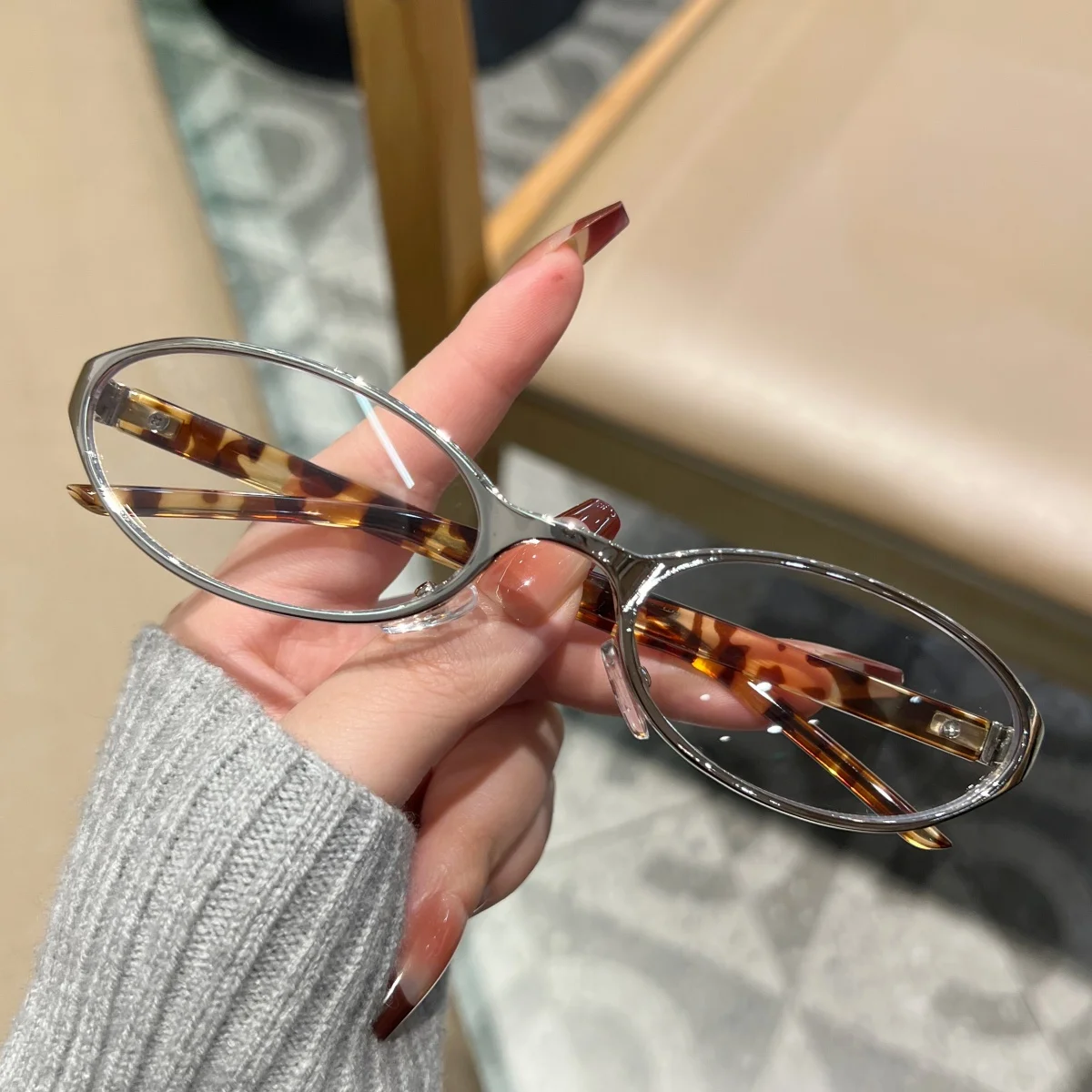 Retro Kleine Ovale Metallbrille für Damen, Stilvoll und Trendy für Alltag und Fotografie