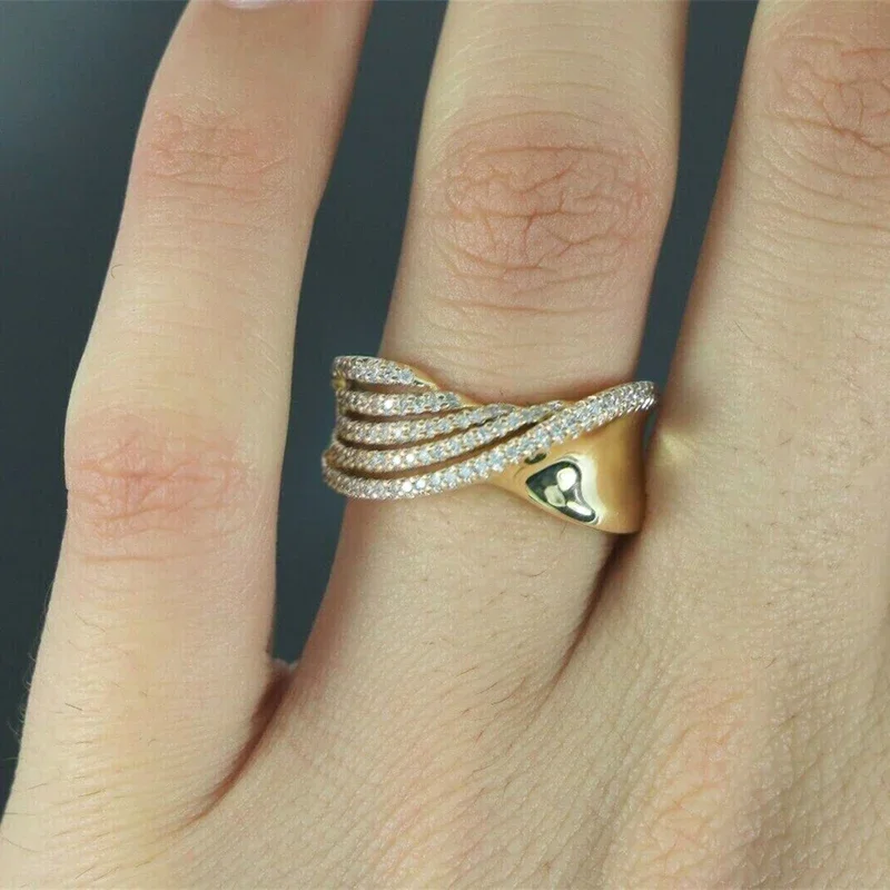 Huitan Luxury Wave Twisty Gold Color Women Rings with Brilliant Cubic Zirconia Noble Superb Accessories Modern Wedding Jewelry