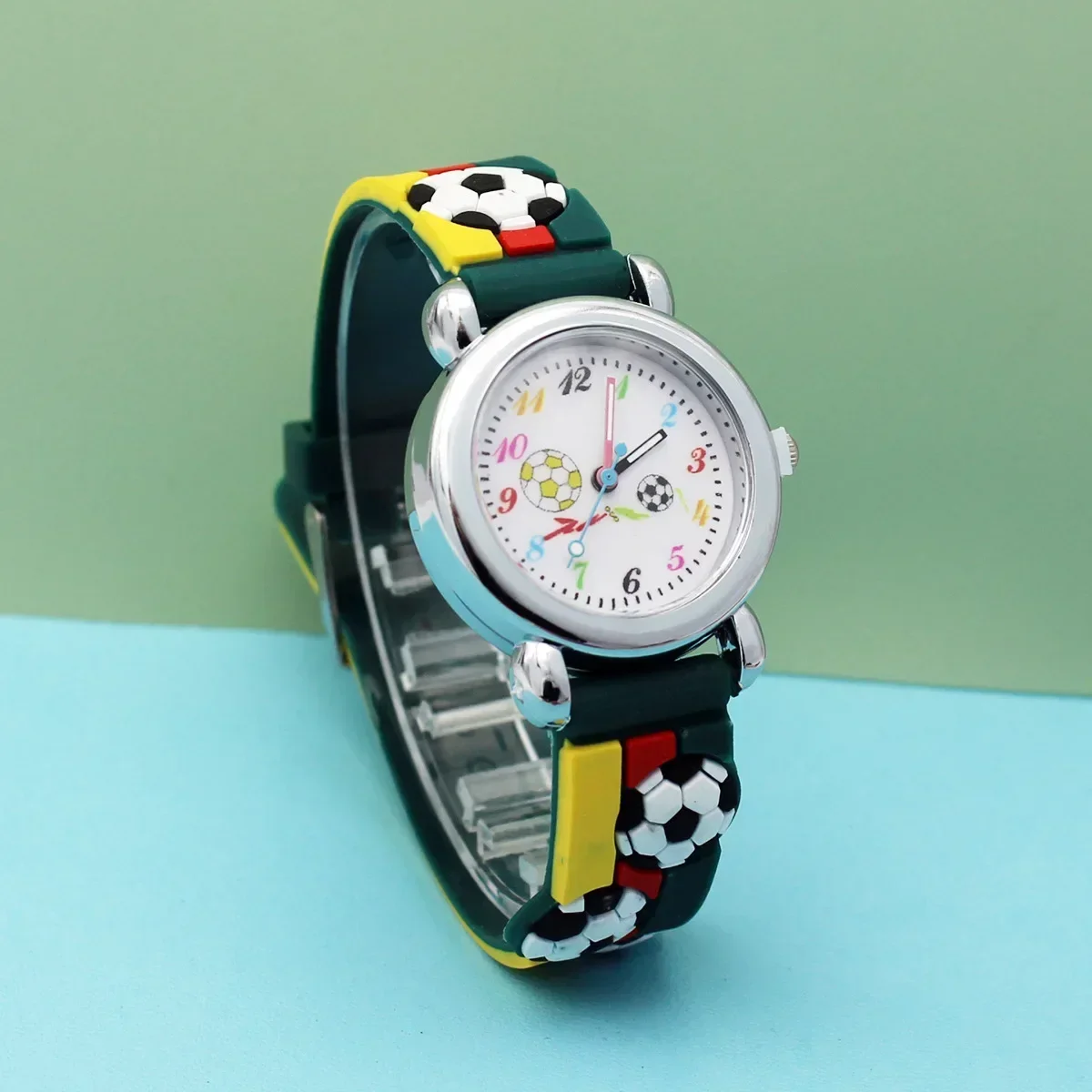 Reloj de dibujos animados de fútbol 3D para niños, reloj de cuarzo creativo para estudiantes, reloj de silicona suave para niños y niñas, reloj de regalo