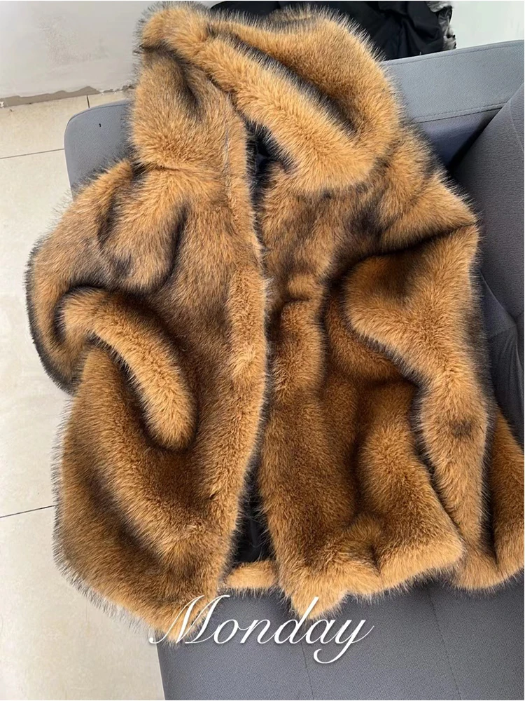 Chaqueta con capucha de piel de mapache para mujer, abrigo peludo grueso, ropa de abrigo cálida, chaqueta mullida de piel sintética, invierno, 2023