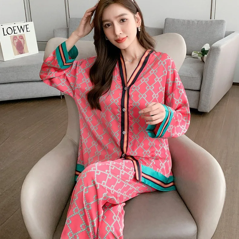 طقم بيجامة نسائية من الحرير الجليدي برقبة على شكل حرف V وأكمام طويلة، حرير صناعي، مقاس كبير