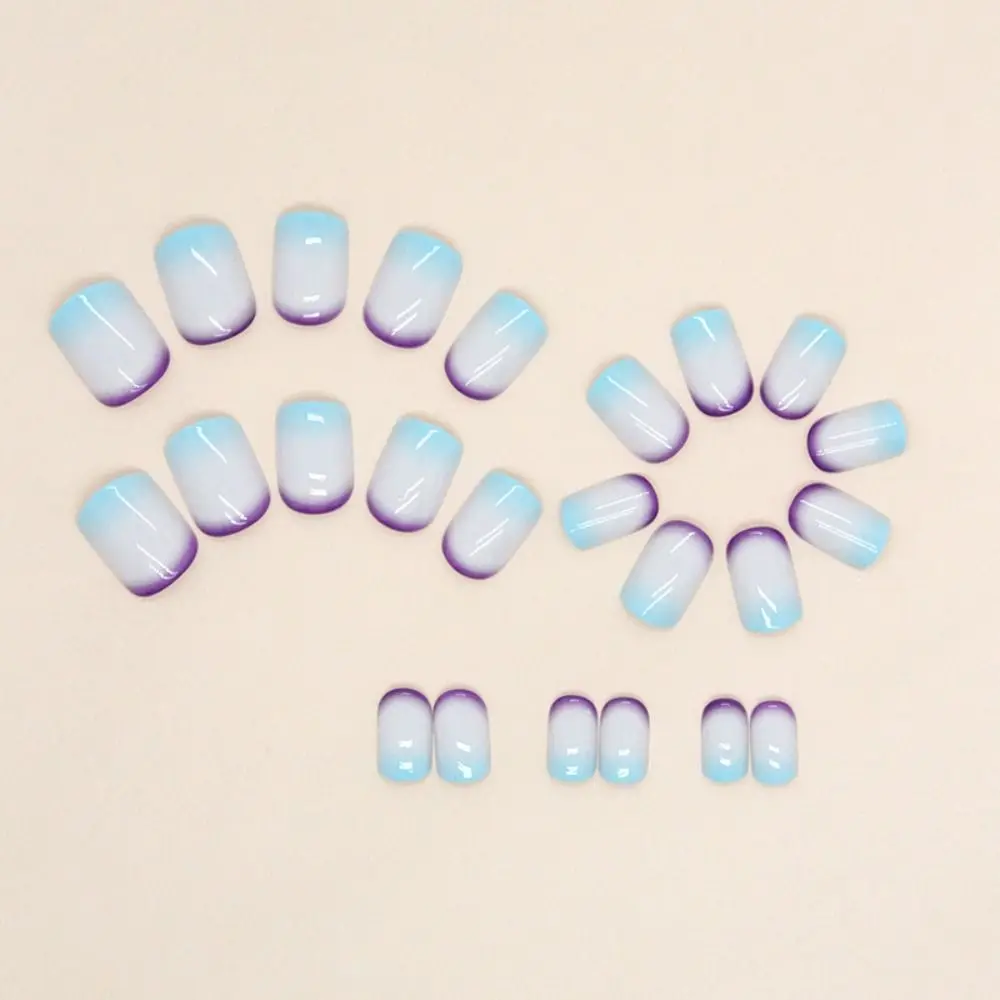 取り外し可能なショートラウンド付け爪グリッターシルバーフレンチ付け爪秋の花オーロラスライスネイルチップサロン用