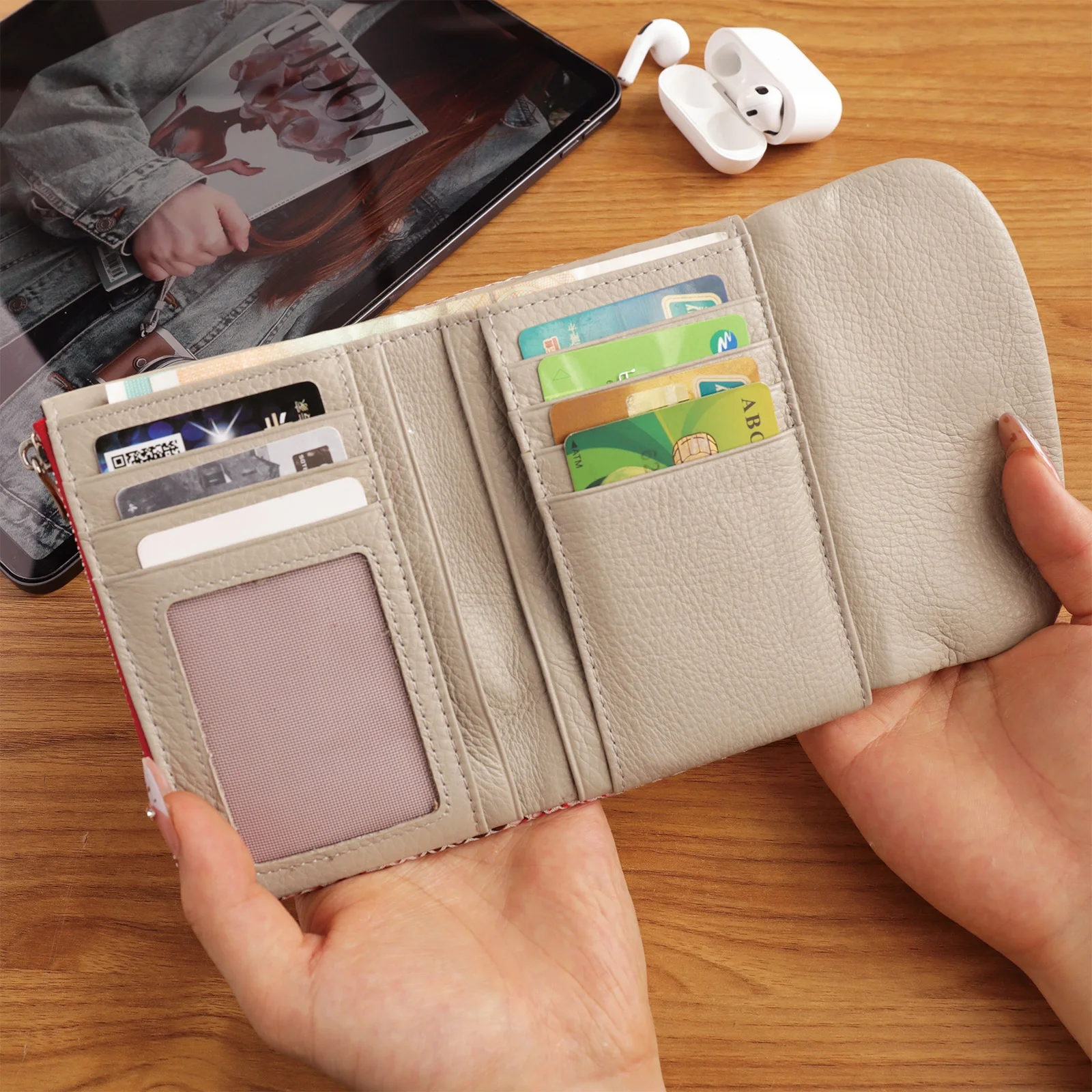 Dompet Panjang Kulit Asli untuk Wanita Dompet Koin Slot Multi Kartu Desain Serpentine Fashion Tas Tangan Wanita