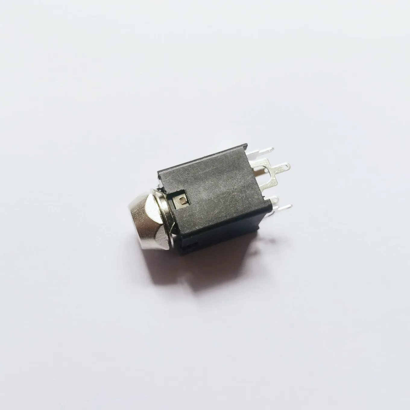 Original new 100% 630-5p 6.35mm headphone jack audio connector 5pin stereo microphone jack power amplifier interface