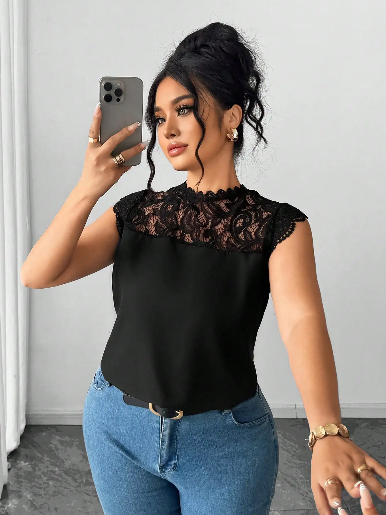

Черная блузка с кружевными вставками и короткими рукавами для женщин, элегантный летний топ