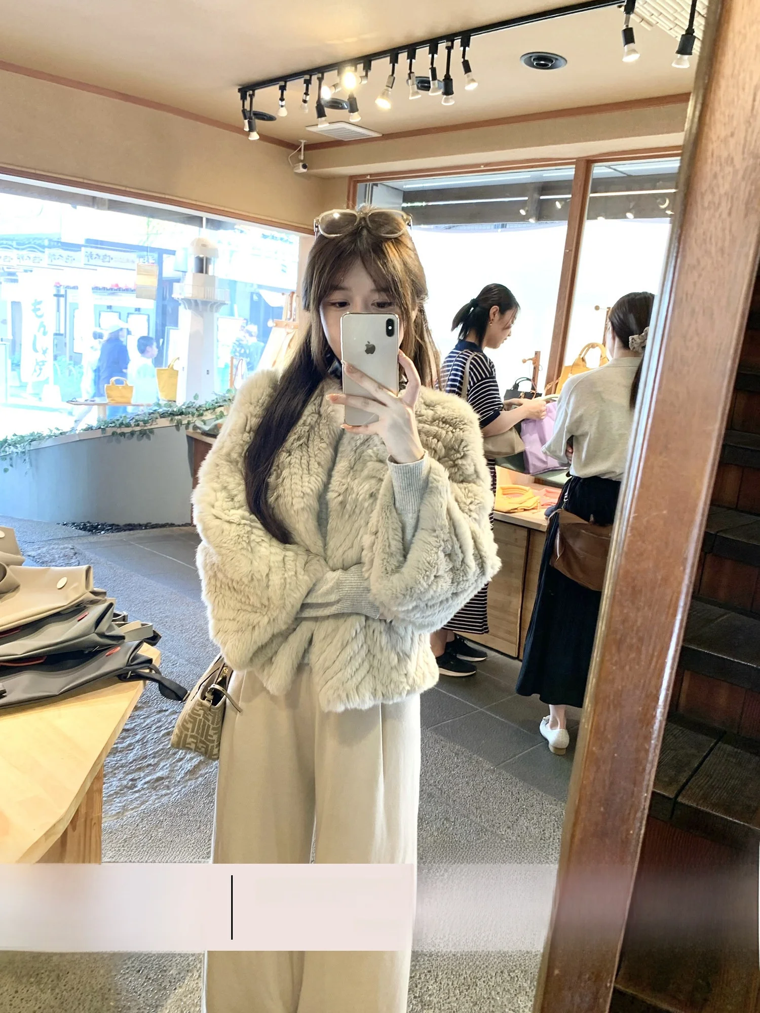 

Зимняя женская куртка из натурального меха кролика класса А, модель F Line, новая коллекция, размер S, верхняя одежда, кожаная куртка с плетеными элементами