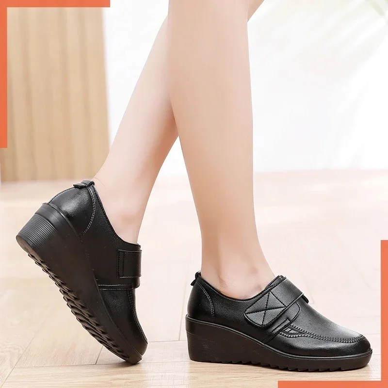 Spring Autumn New Women\'s Single Shoes Wedges Soft Sole Comfortable Large Size Mother\'s Leather High Heels Shoes