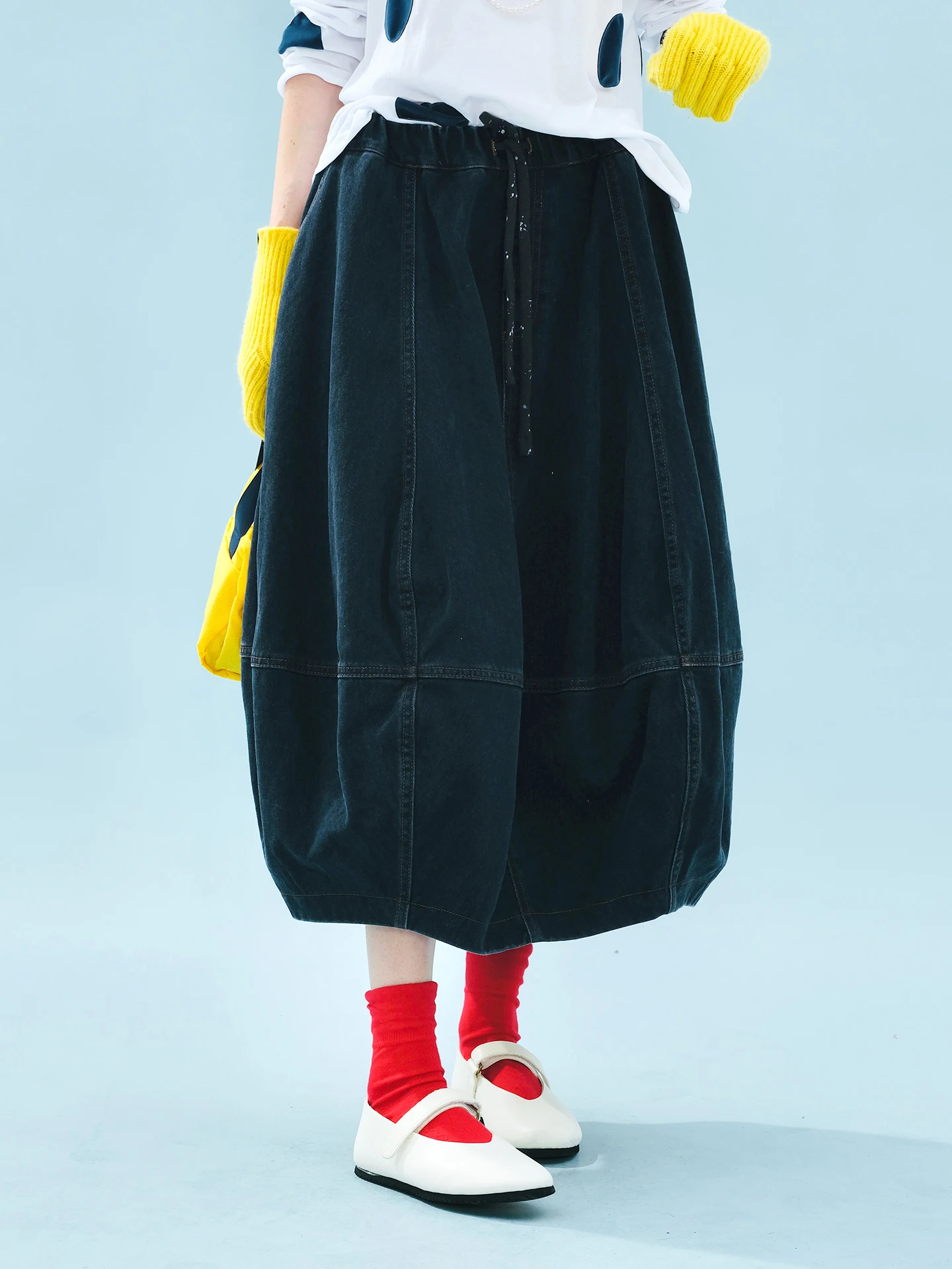 

imakokoni 2025 autumn pure cotton washed loose mid-length Vintage dark denim lantern skirt 255208