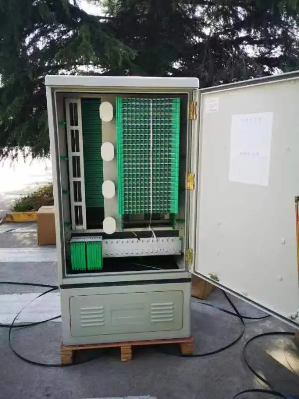 APT Full Loaded Outdoor PC+ABS Fiber Optic Cabinet for FTTH 96/144/288/576 Cores Patch Panel 4G/3G/IP Network Compatible 1 Year