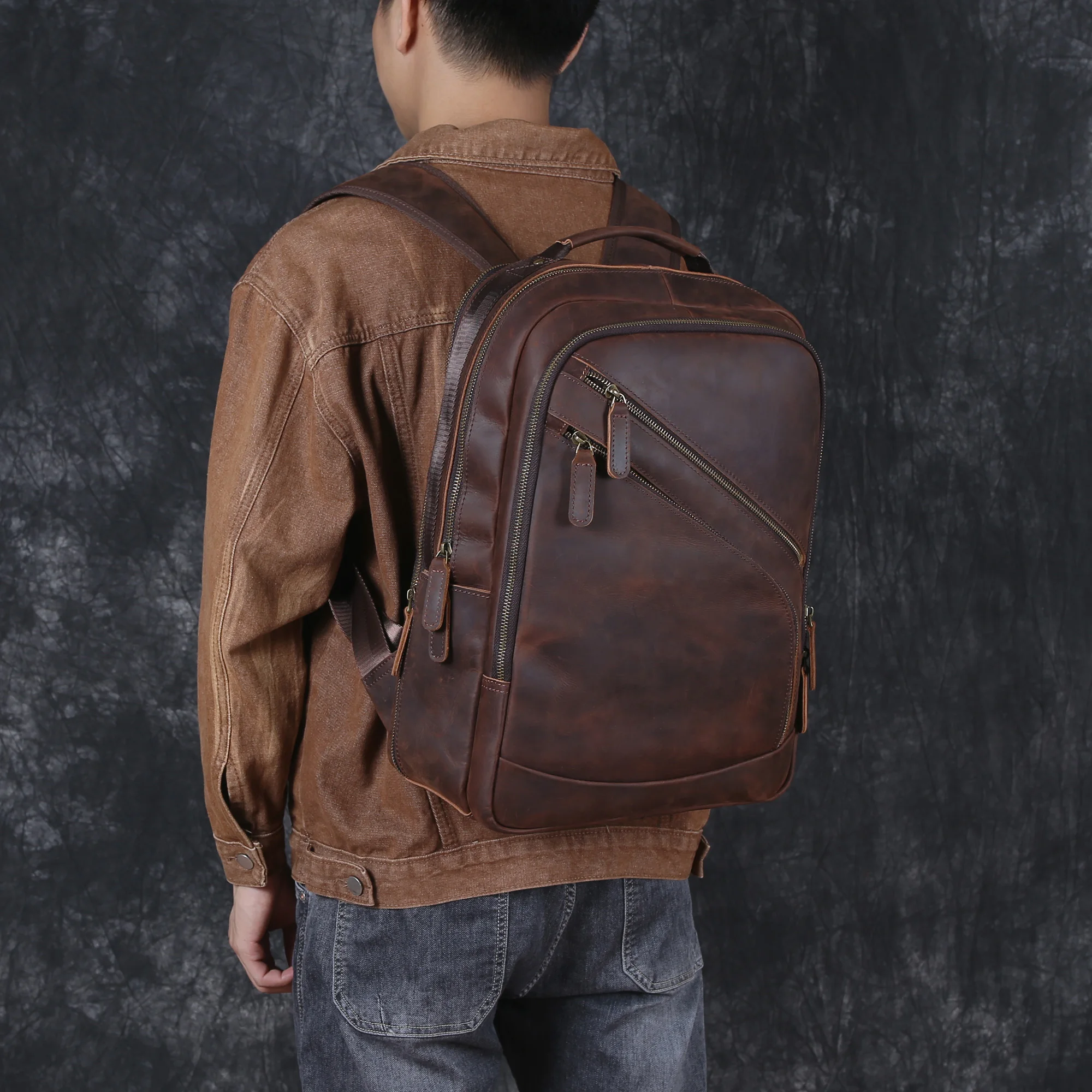 Leather Backpack Men\'s Backpack Top Layer Cowhide Computer Bag Large Capacity Hiking Bag Retro Travel Bag Fashion Schoolbag