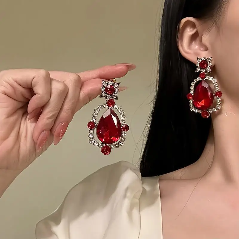 European American Exaggerated Red Water Droplet Necklace Earrings Retro Fashiona Light Luxury High-end Accessories