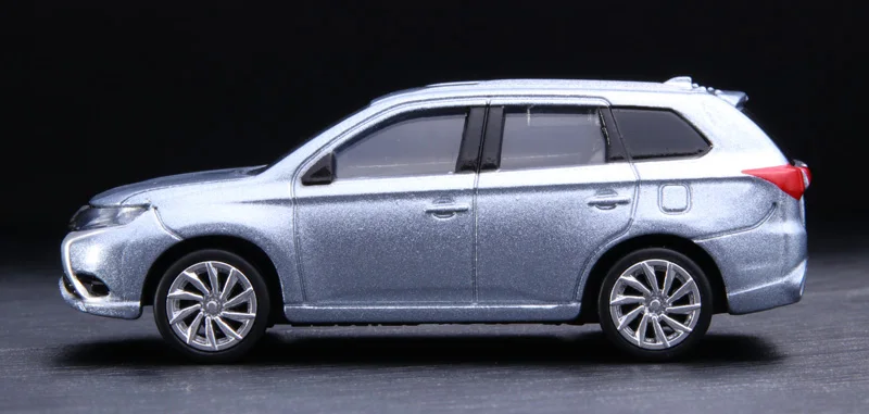 TOMY Mitsubishi Outlander PHEV Alloy Car Diecasts & Toy Vehicles Car Model Miniature Scale Model Car For Children Out of Print