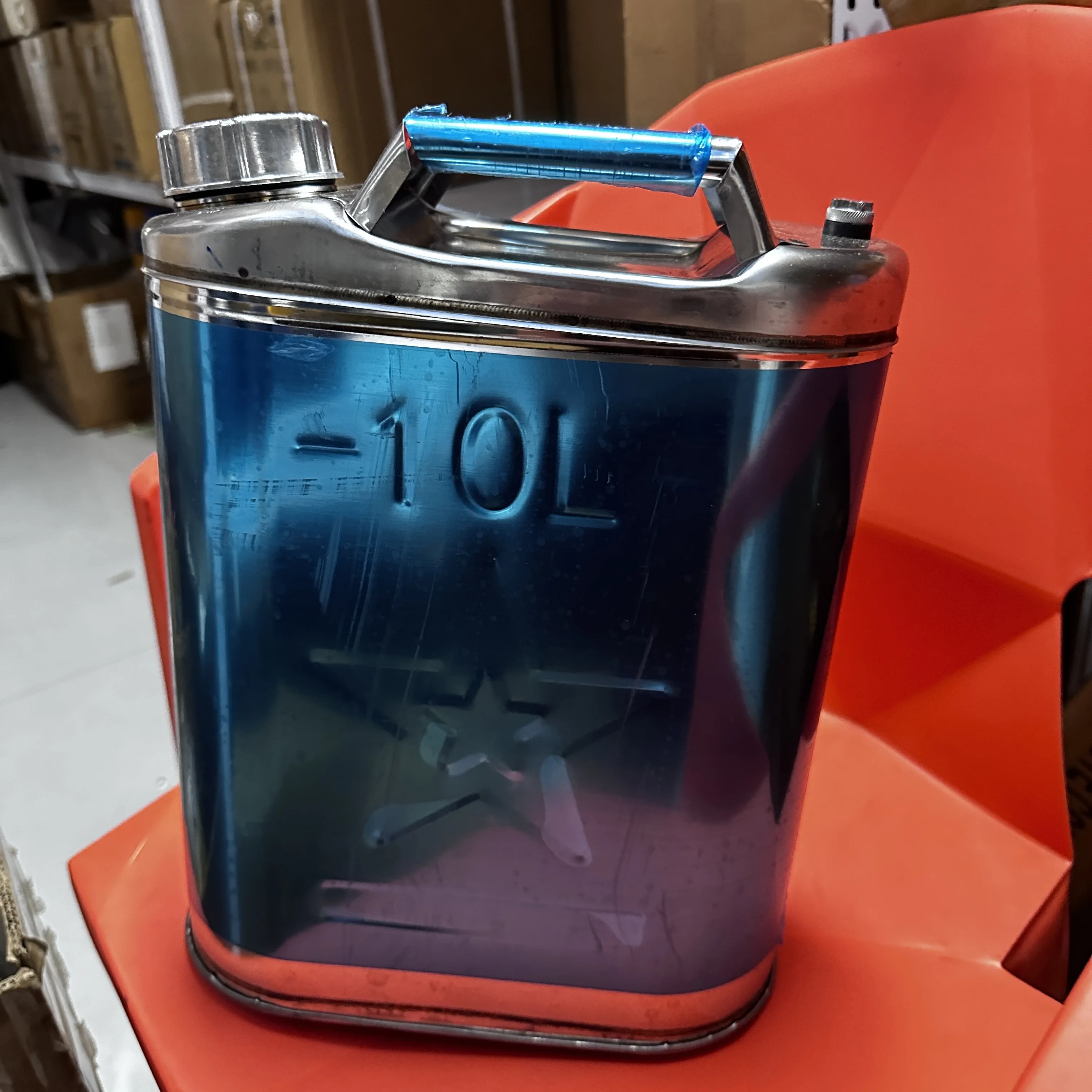 

Vehicle Portable Fuel Jug 10L 201 Stainless Steel Petrol Diesel Storage Can With Oil Pipe