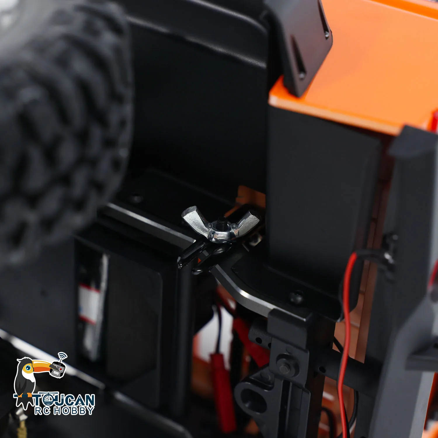 

Игрушки 1/10 YIKONG RC Гусеничный 2-скоростной радиодвигатель 4x4 Внедорожный автомобиль с подсветкой TOUCAN Окрашенная готовая модель автомобиля для мальчиков TH20700