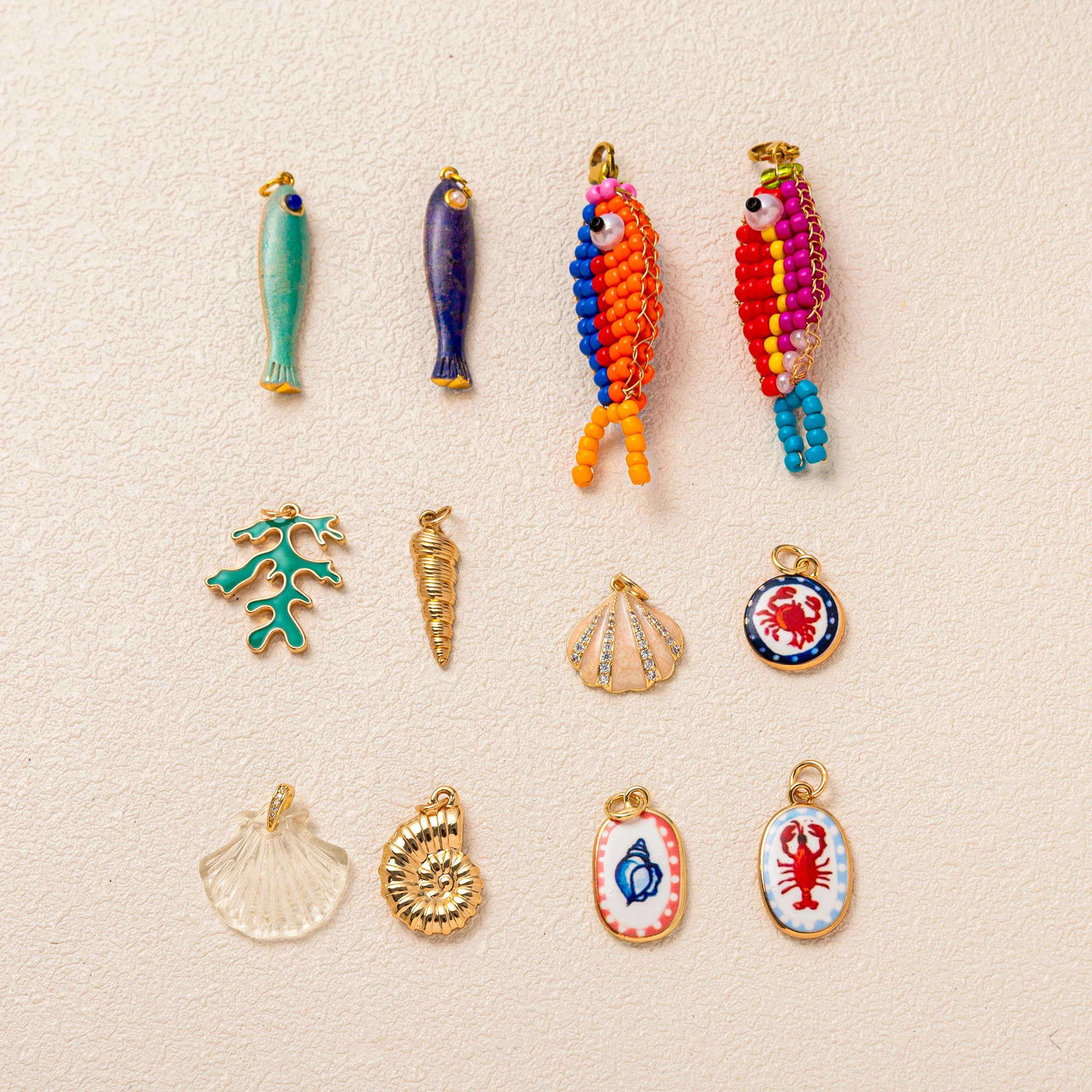 จี้เปลือกหอยลายทะเลแบบเรียบง่ายยอดนิยมสำหรับทำเครื่องประดับ DIY รูปทรงกุ้งตะขาบและปลาขนาดเล็ก