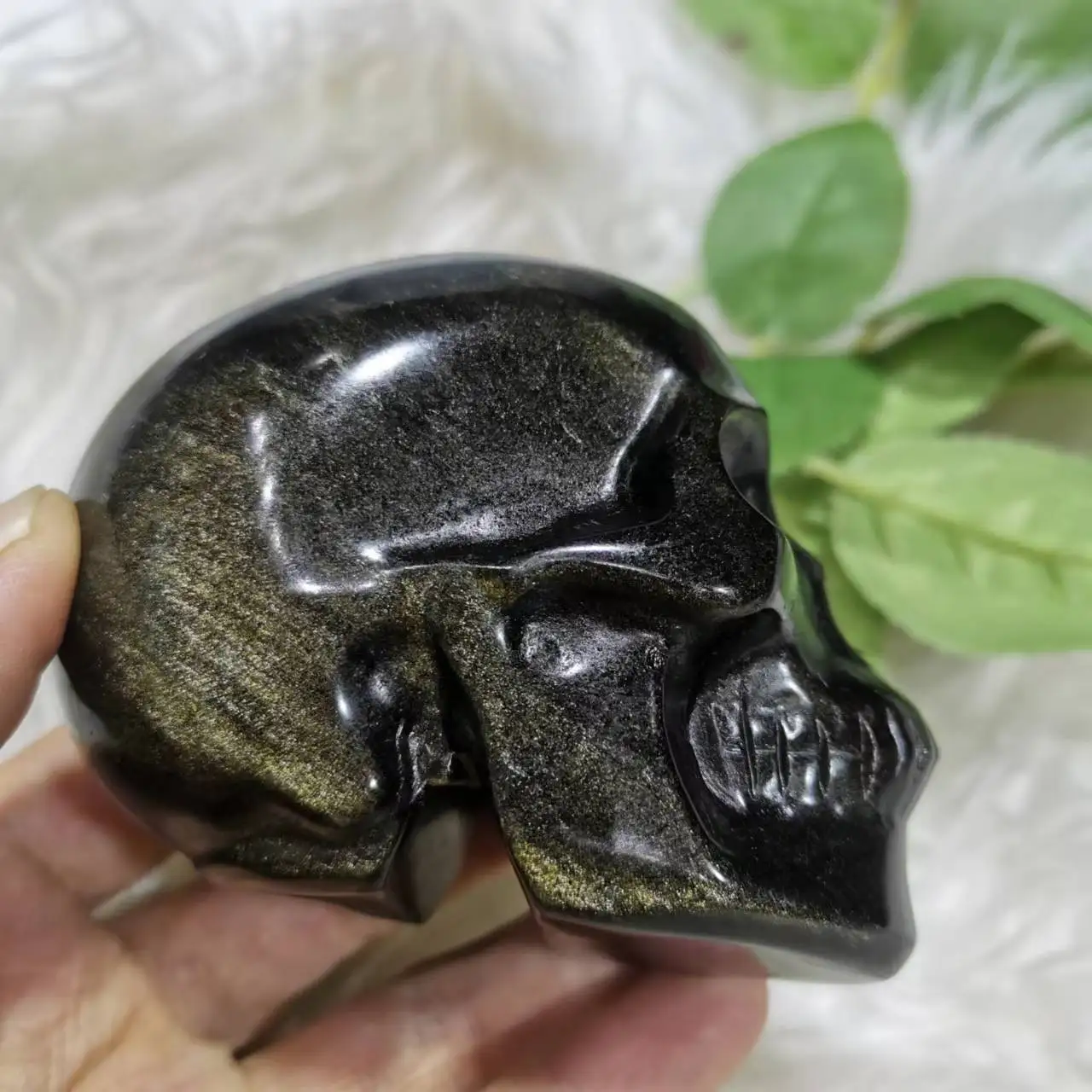 

80mm Natural Gold Obsidian Skull Gemstone Carved Skull Crystal Sculpture Feng Shui Home Decoration