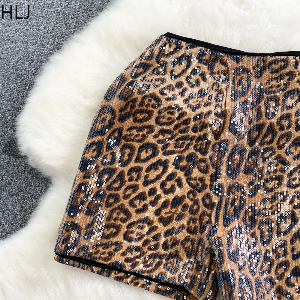 Hlj moda y2k lantejoulas leopardo shorts conjuntos de duas peças feminino decote em v manga curta solta basquete camisetas e shorts streetwear