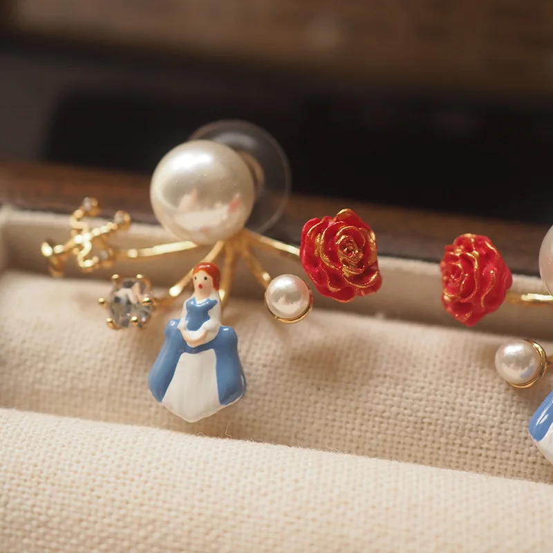 

Princess Rose Pearl Split Claw Studs - Niche Cartoon Design