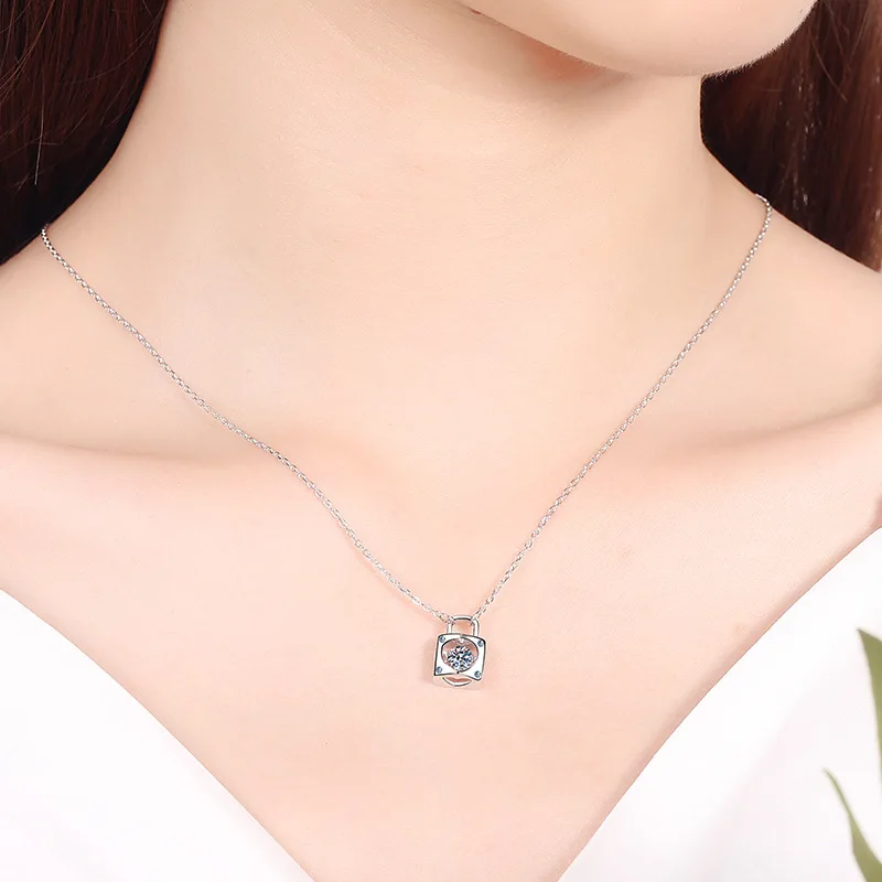 VeraPlatin	Women Valentine's Day 18K White Gold Lock Type Necklaces Daughter Birthday Gift 0.3/0.5CT Moissanite Diamond PT950 Pl