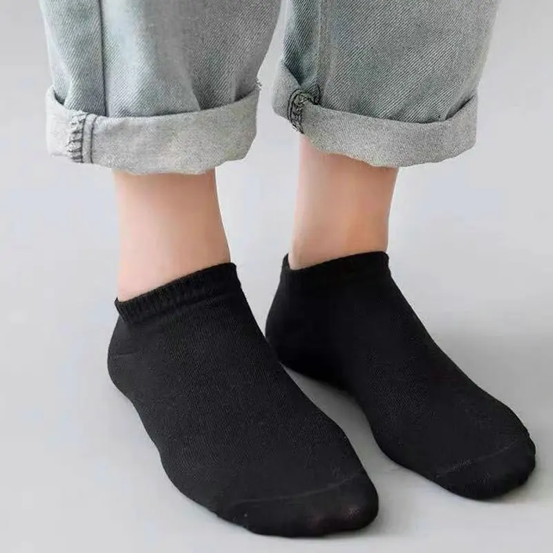 Calcetines desechables para hombres y mujeres, calcetines finos de viaje, tubo medio que absorben el sudor, transpirables, al aire libre, calcetines de tubo corto para todas las estaciones