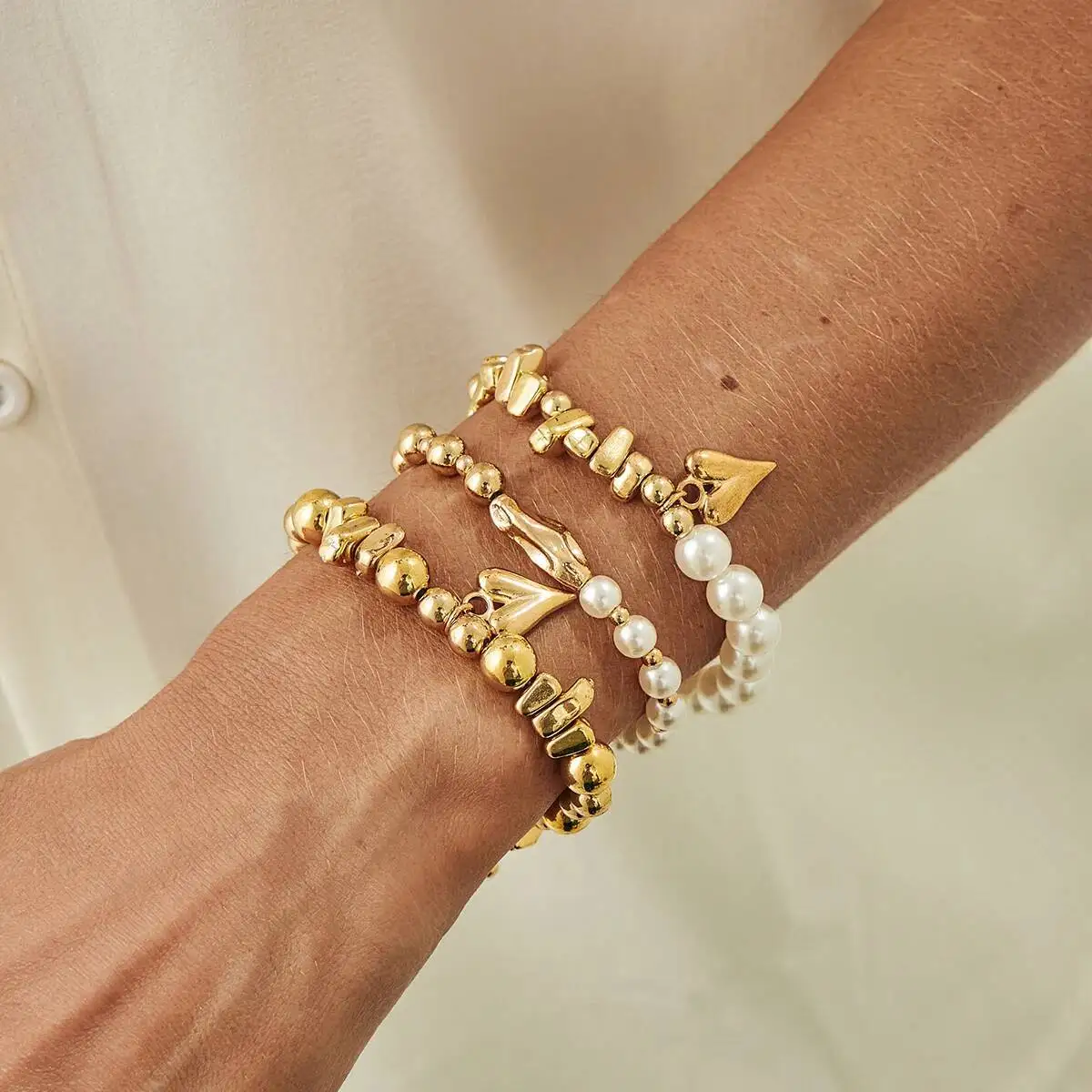

3Pcs/Set Bohemia Triangle Peach Heart Imitation Pearl Bracelets Women Trendy Elegant Bead Charm Bangles Y2K Jewelry ﻿ ﻿