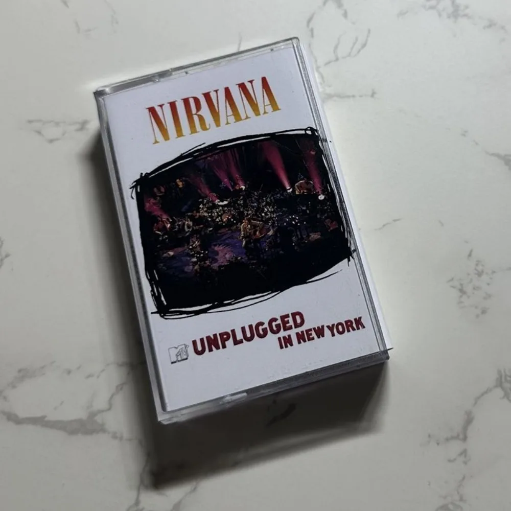 

Совершенно новая запечатанная кассета Nirvana MTV Unplugged In New York Live Acoustic Rock