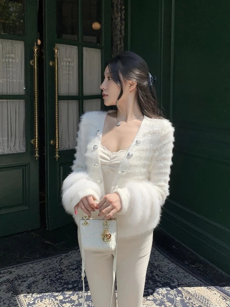 

2025 Women New Spring Autumn V-neck Fur Knitting Coat Fashion Button Short Knitted Coat Female Real Fox Fur Cardigan Sweater