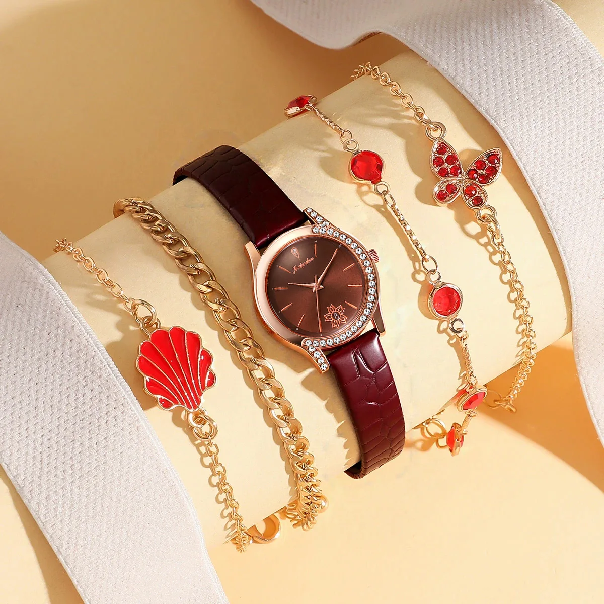 

1pcs/set Autumn and winter new women's fashion diamond round dial crocodile leather strap quartz watch suitable for gift giving