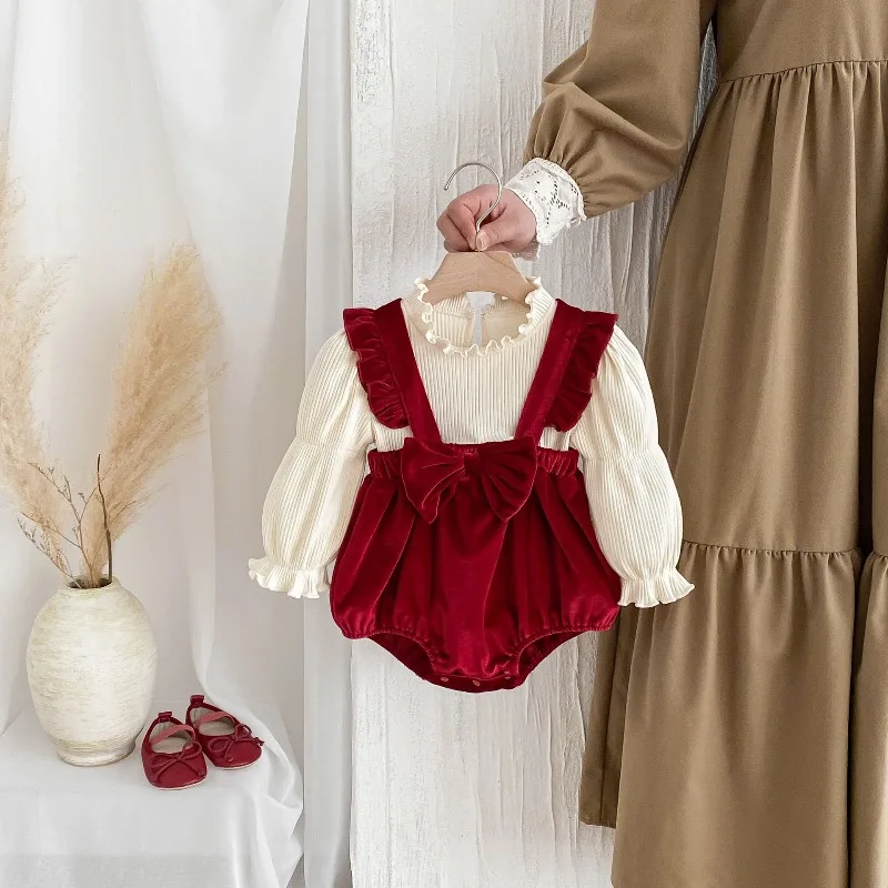 Newborn Princess Rompers Bow Ruffle Velvet Infant Snap Button Vintage Royal Bodysuit Suitable for Cute sweet Baby Girls Outfit