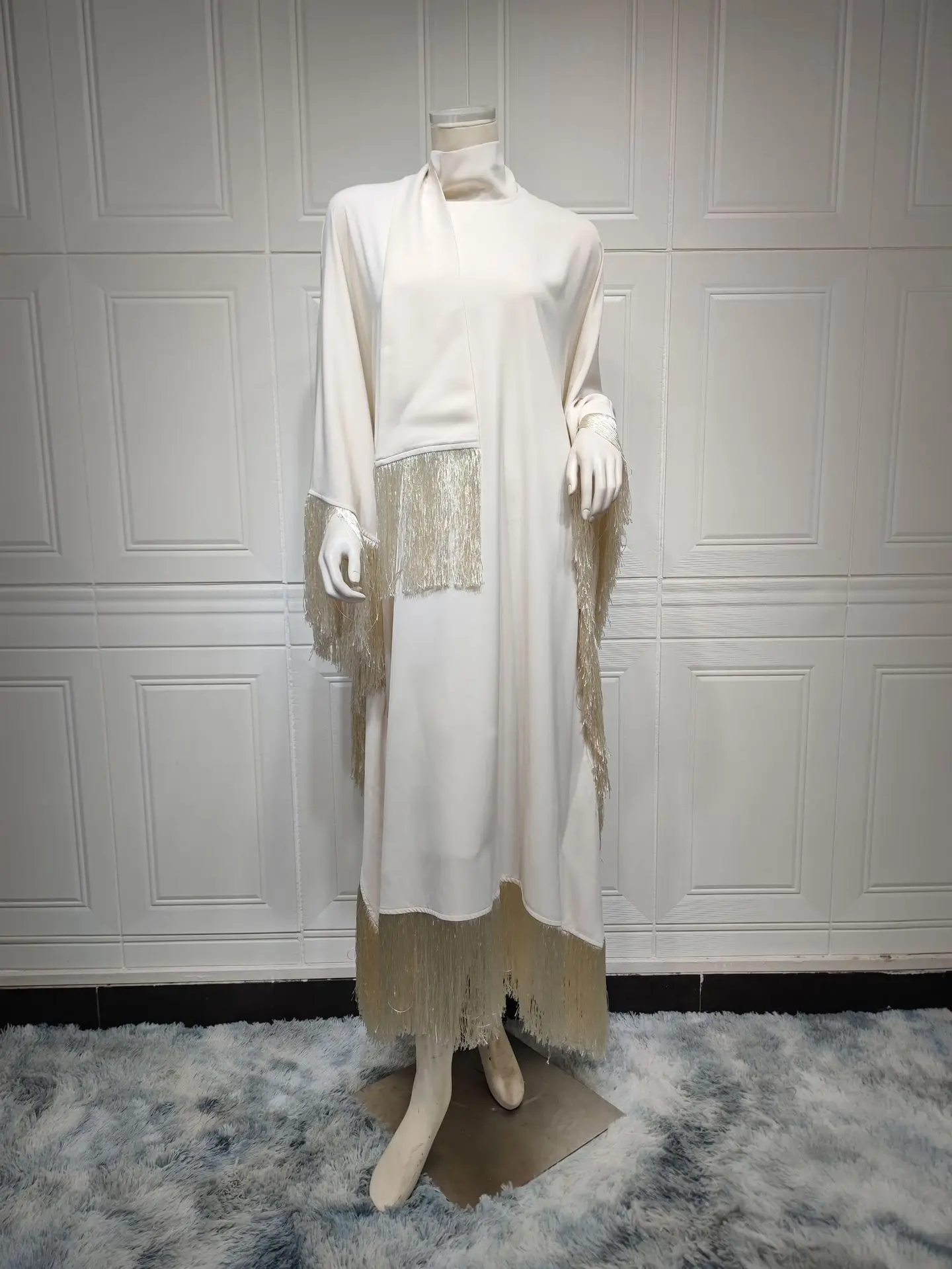 2024 New Modest Muslim Batwing Sleeve Tassel Kaftan Apricot Corban Eid Al Adha Party Evening Dresses Moroccan Turkey Dubai Abaya