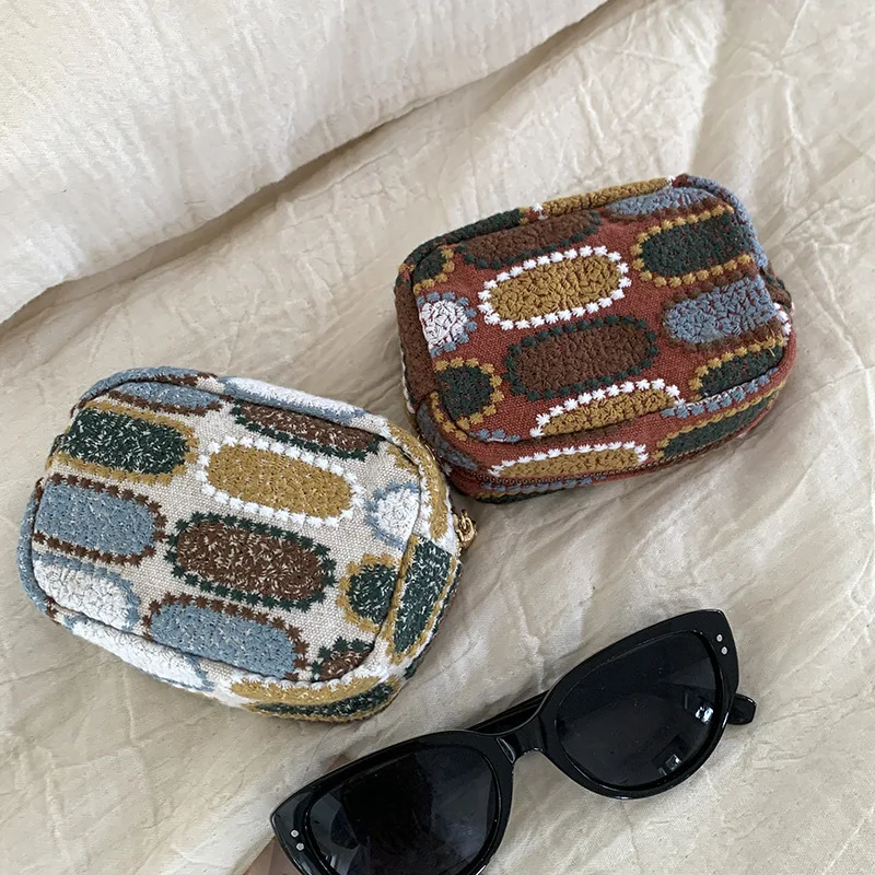 Embroidered Lipstick Pouch Coin Pouch Mini Bag Lipstick Organizer Small Portable Makeup Pouch for ID Case Card Holder Key Pouch