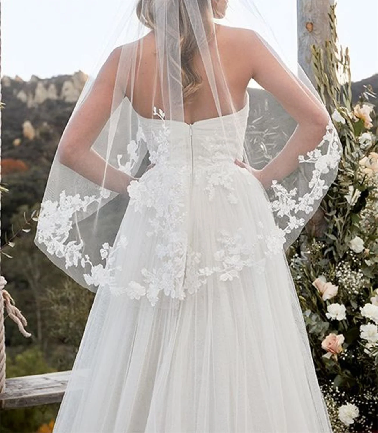 Vestidos de casamento de renda sem costas para mulher, vestido bandeau clássico, split sexy, simples, branco, festa de baile, verão, 2023