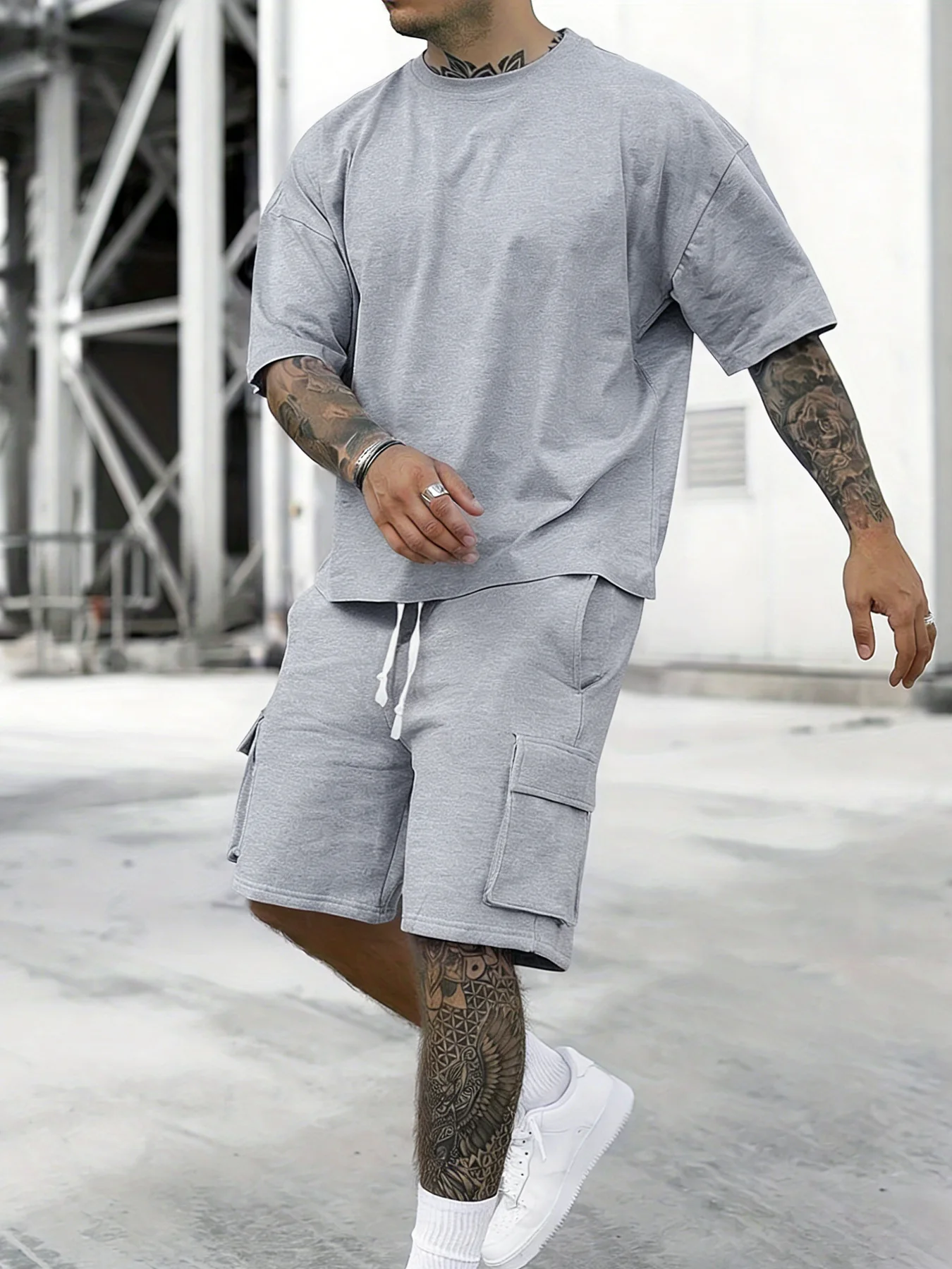 

Men's Summer Casual 2-Piece Outfit Set Loose Fit Short Sleeve T-Shirt and Cargo Shorts Streetwear Tracksuit Men Fashion Gym Wear