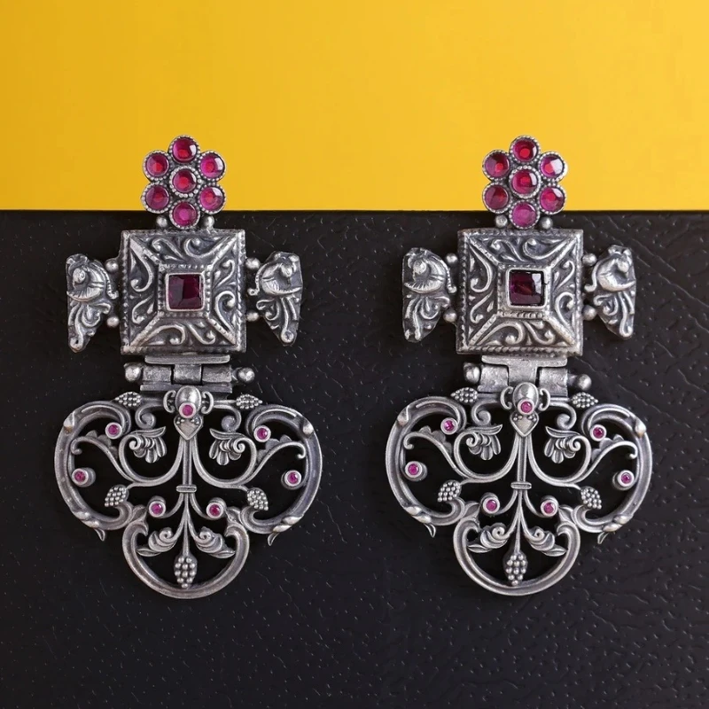 Bohemian Ethnic Style Hollow Carved Pattern Geometric Pendant Earrings Women's Retro Trendy Holiday Accessories Jewelry