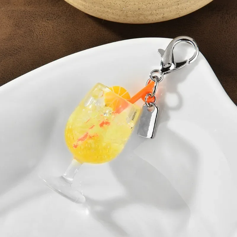 Luminous plastic simulates lemon slices, colorful straws, beverage cup pendants, bag pendants, golf cups, key chains