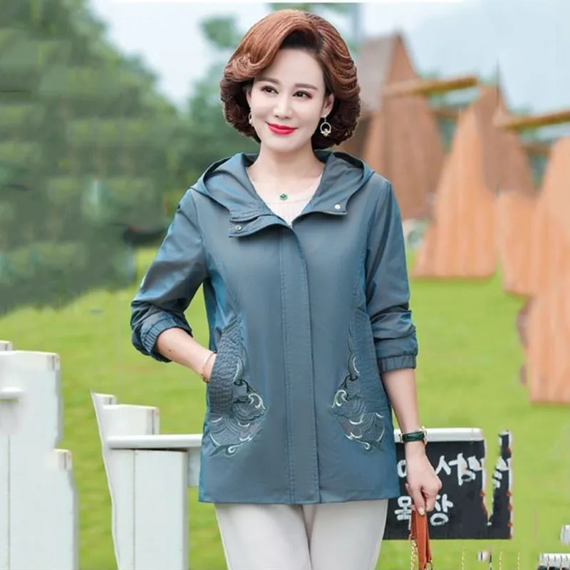 2023 Spring And Autumn New Mother's Casual Coat Female Middle-aged And Elderly Embroidery Fashion Loose Hooded Top Female Tide5X