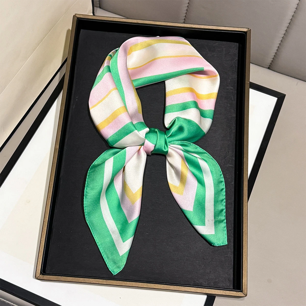 Pañuelo con Diseño Nuevo 2026, - Silk Scarf Square reseña y precio