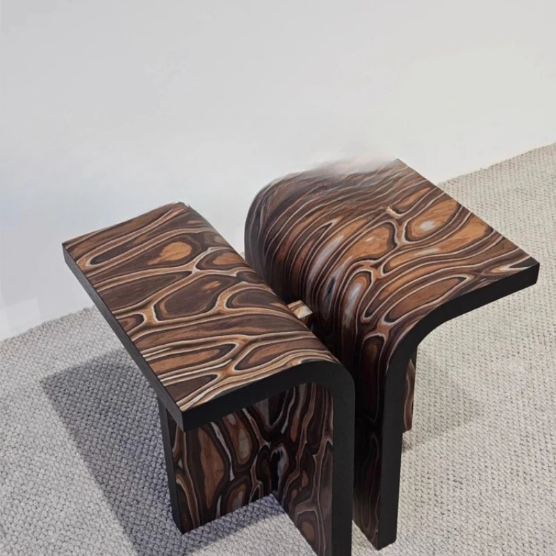 

Solid wood edge model room, coffee table next to the sofa for home use