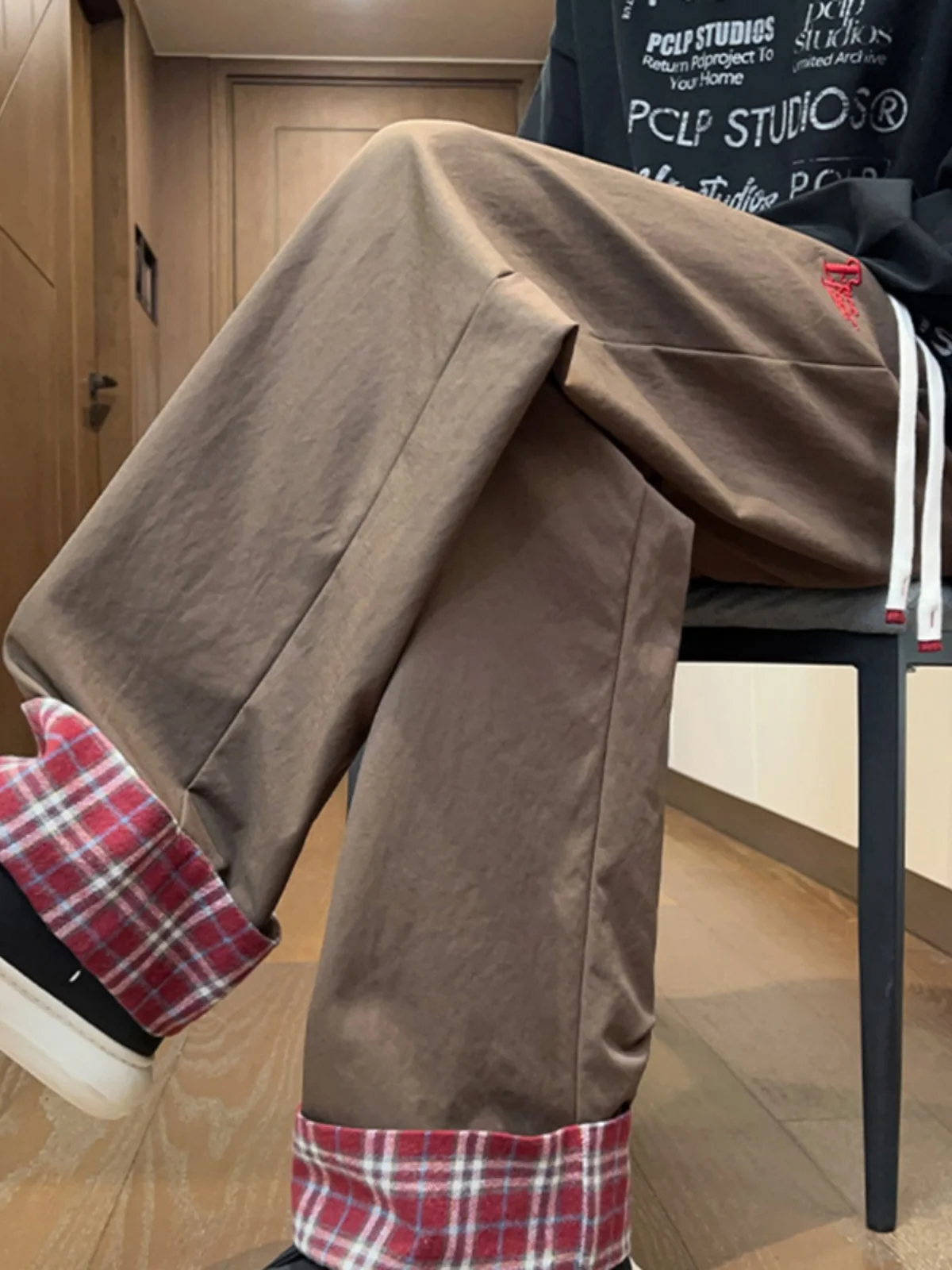 

Повседневные свободные прямые мужские брюки, осенние американские ретро длинные брюки с ленивым растягивающимся дизайном