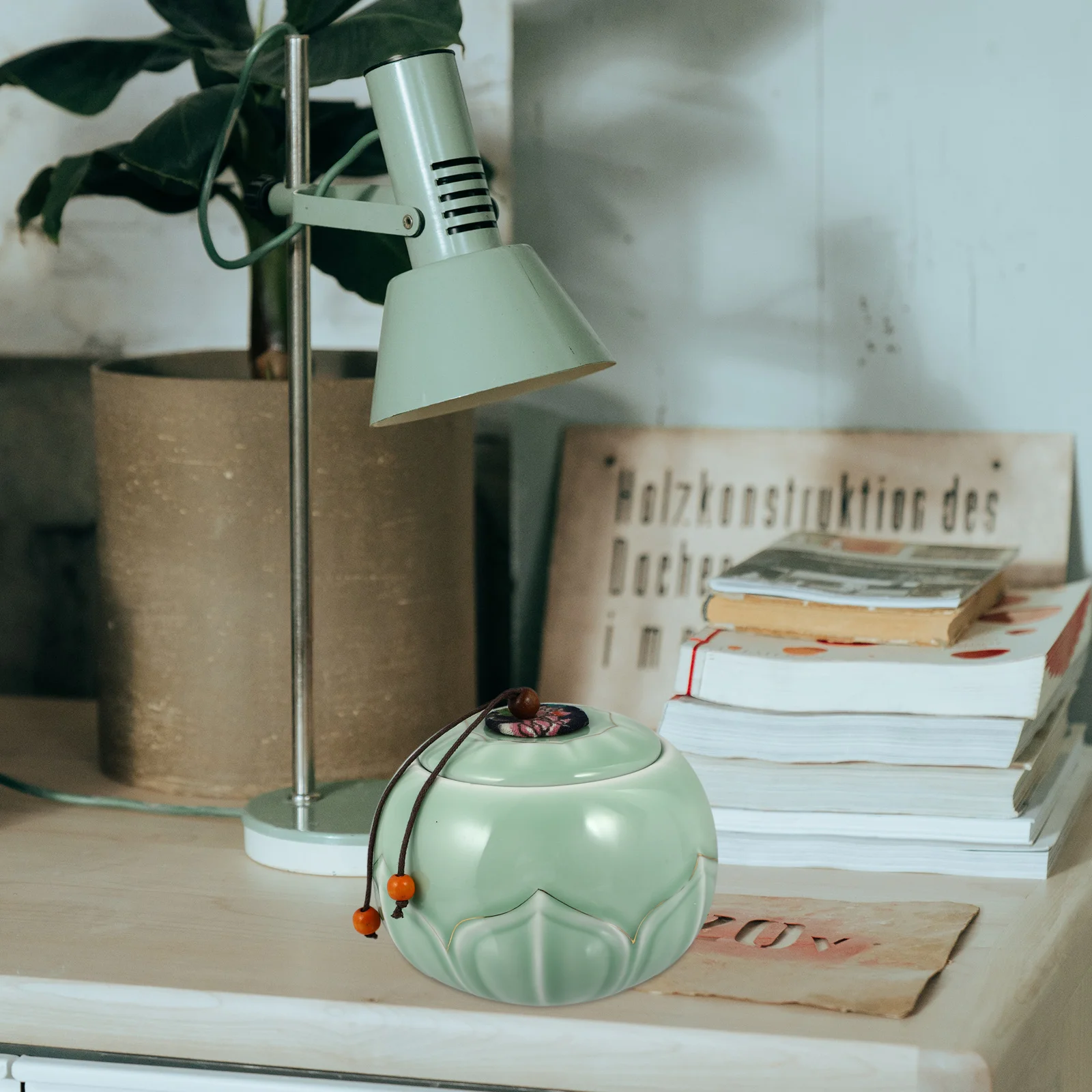 

1Pcs Lotus Pattern Ceramic Storage Jar Household Tea Sealed Canister for Kitchen Food Dried Fruit Beans Cereal Storage