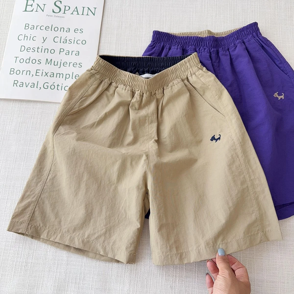 2026 Sommer Teenager Kinder Schnelltrocknende Shorts mit Hundestickerei Leichte Atmungsaktive Elastische Taille Freizeitshorts für Jungen Mädchen 4-14 Jahre – Detail 5