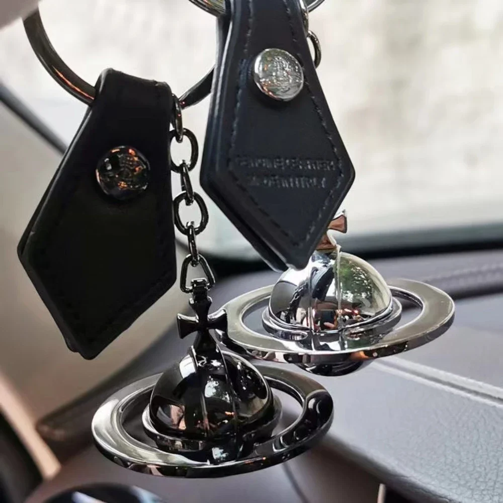 

Creative Keychain Simple Metal Car Interior Light Luxury Package Pendant Accessories Room Pendant Home Decoration Couple Gift