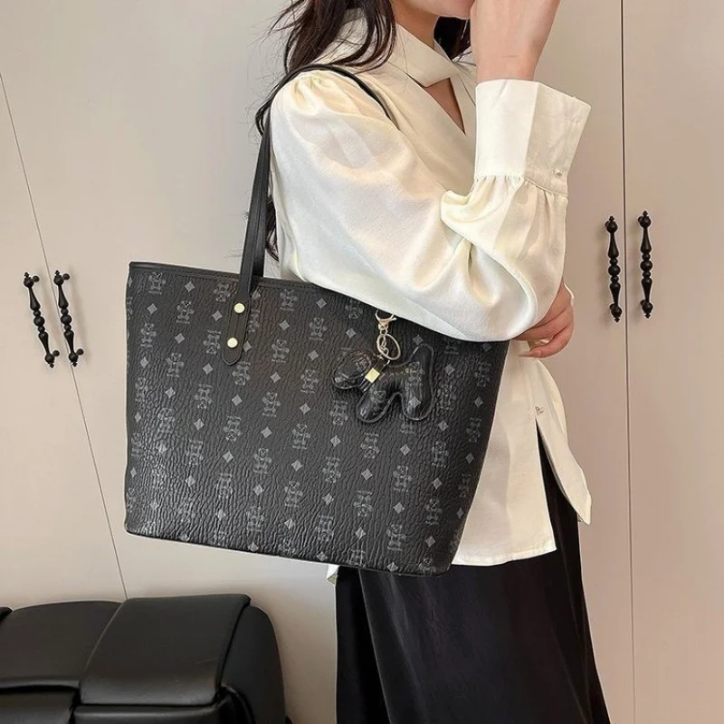 

Premium Leather Tote Bag For Women - Famous Designer Crossbody Bag In Popular Classic Elegant Style Luxury